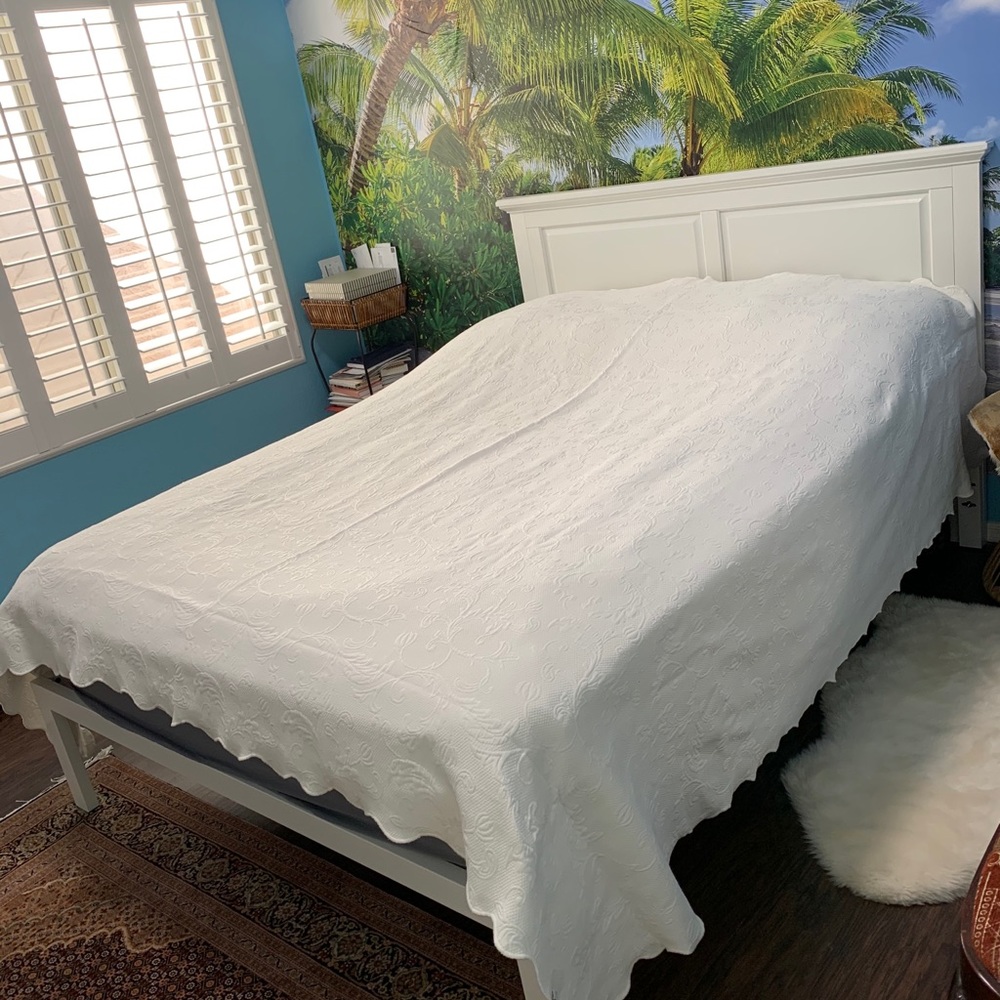 Adolfo Domingue queen size quilts